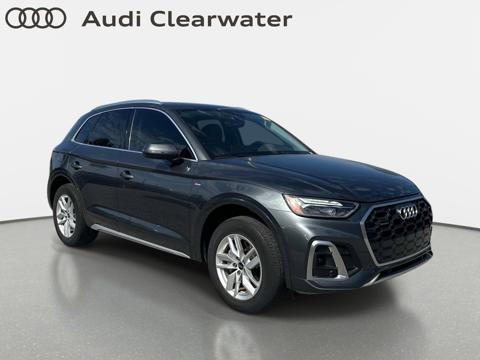 Used 2022 Audi Q5 2.0T Premium w/ Convenience Package AWD/4WD image 4