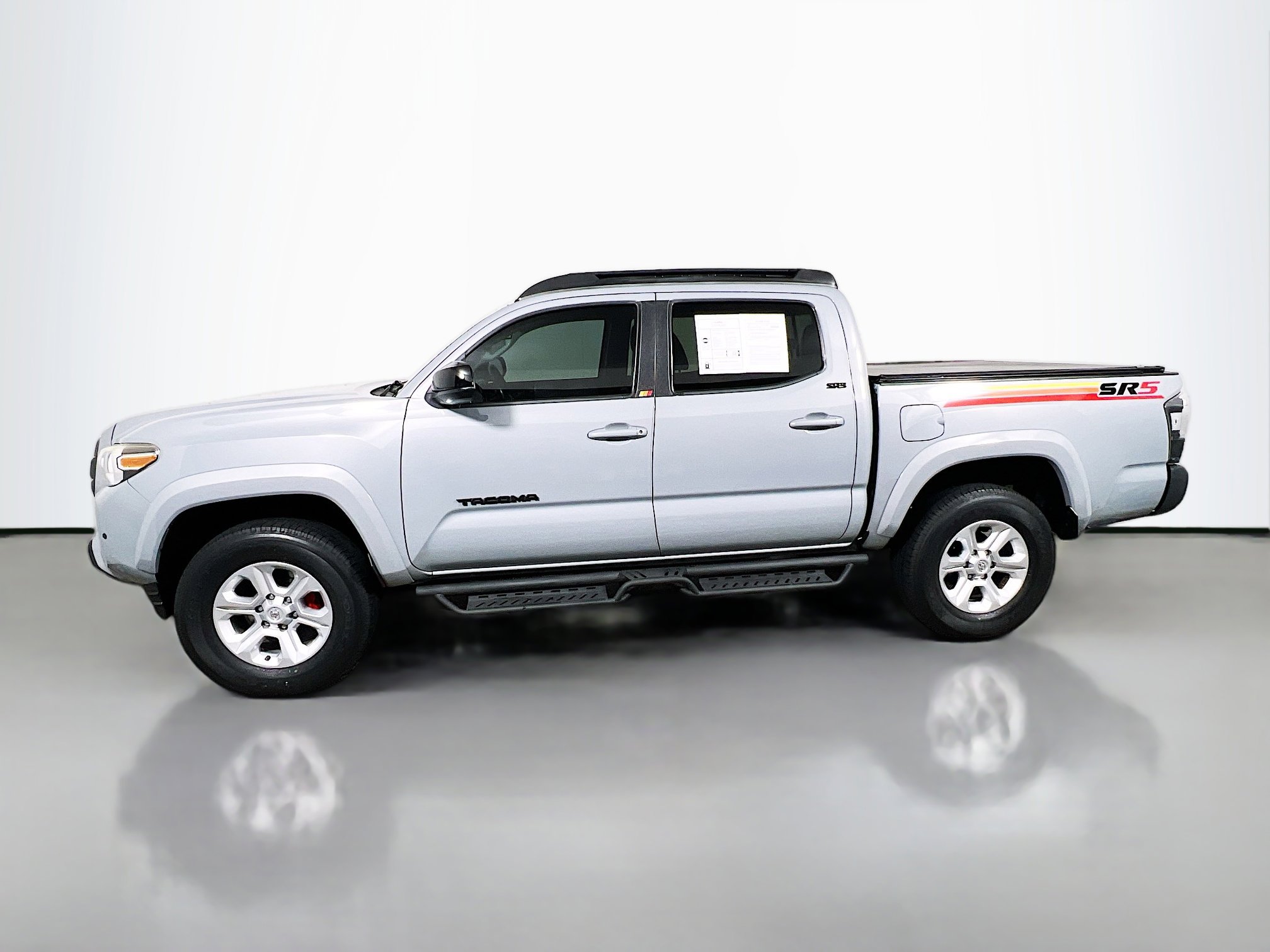 Used 2019 Toyota Tacoma SR5 RWD image 9