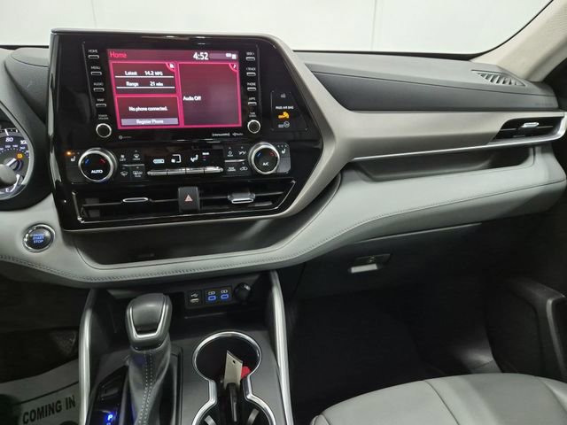 Used 2022 Toyota Highlander XLE image 19