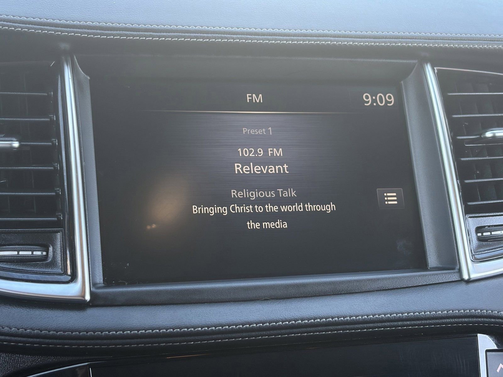 Used 2021 INFINITI QX50 Luxe w/ Appearance Package image 28