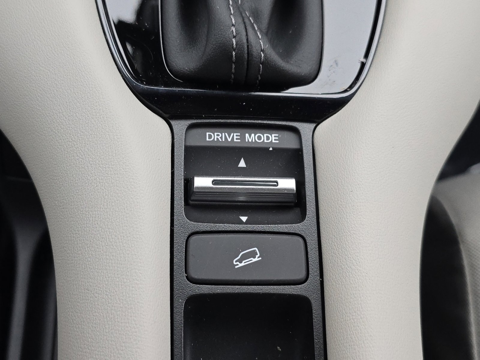 New 2026 Honda HR-V LX image 28