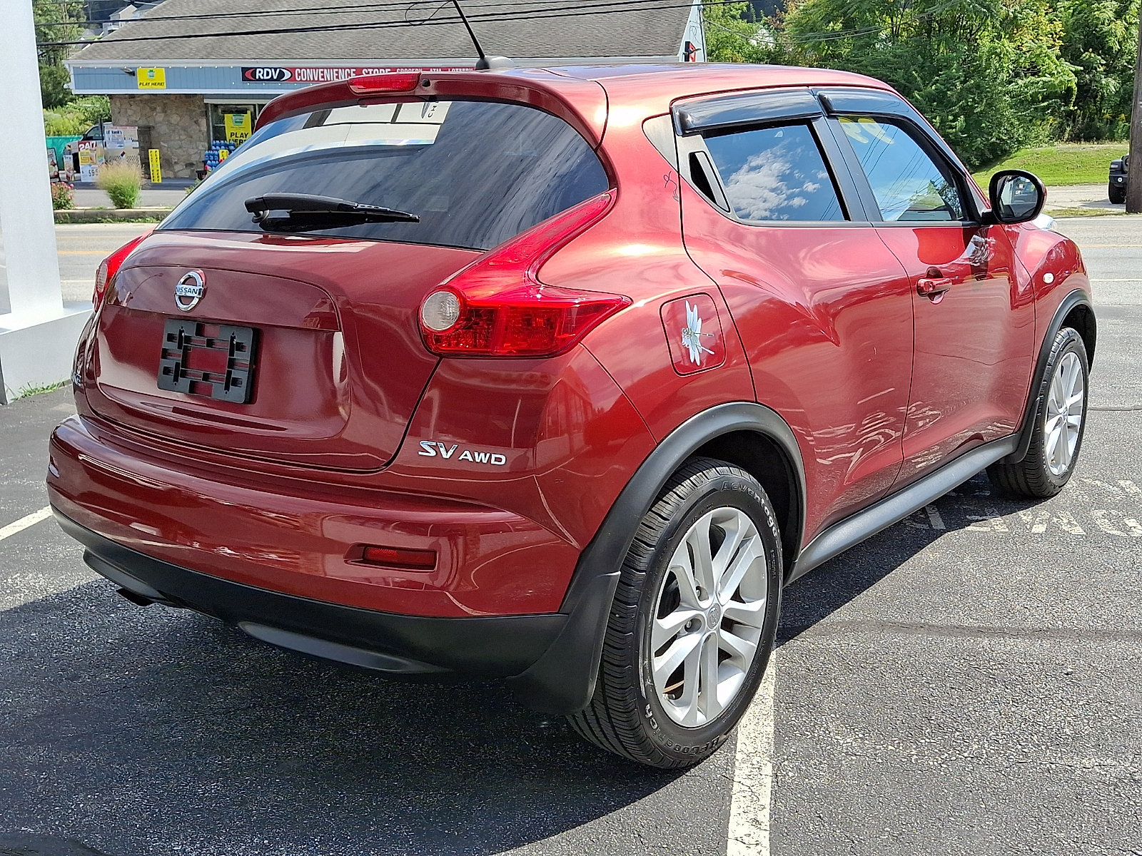 Used 2011 Nissan Juke SV AWD/4WD image 6