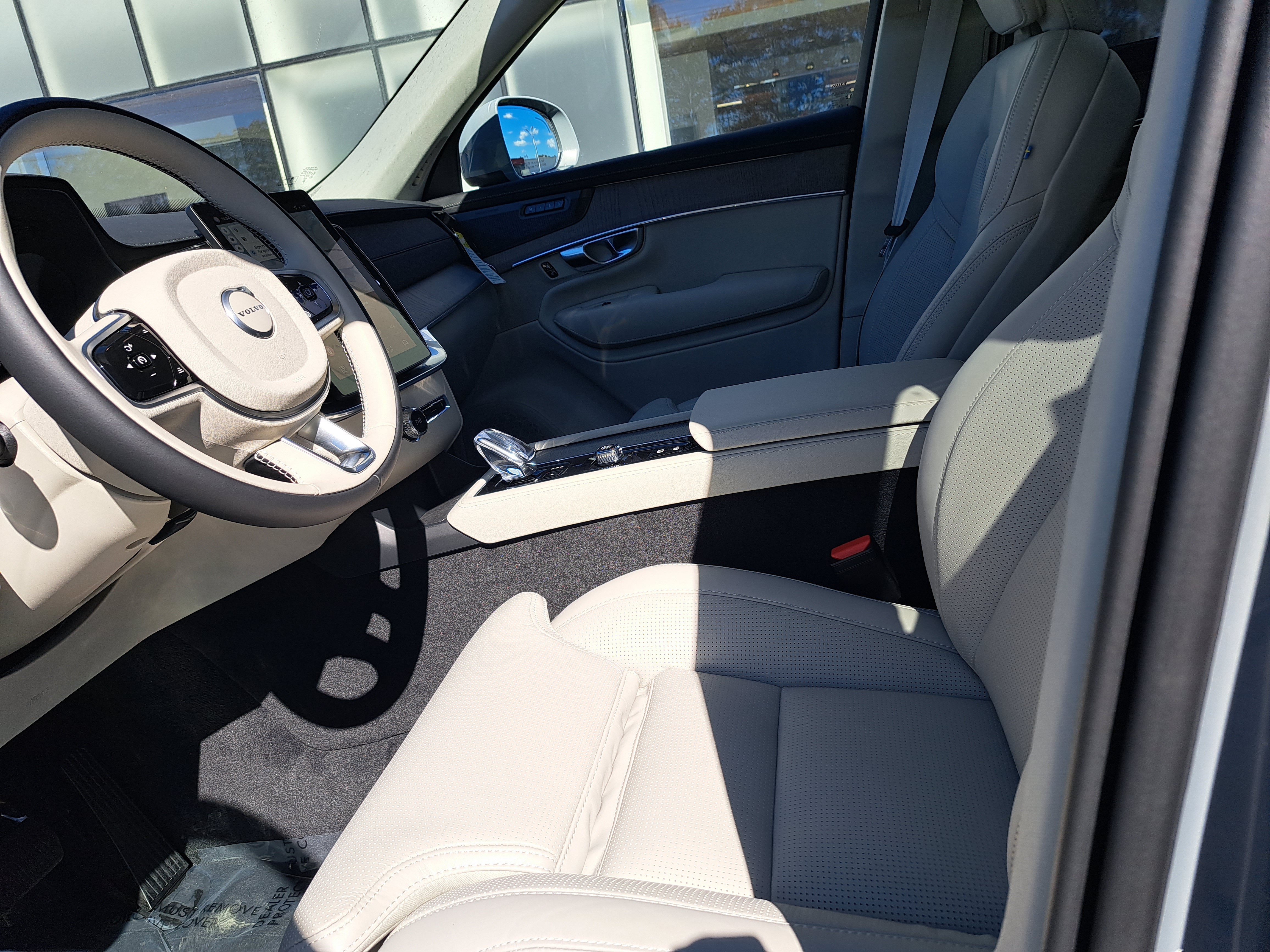 New 2026 Volvo XC90 B6 Ultra w/ Protection Package AWD/4WD image 6