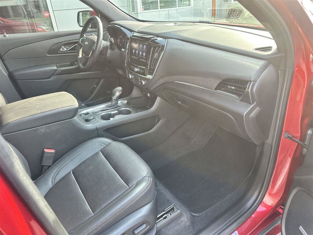 Used 2023 Chevrolet Traverse High Country FWD image 44