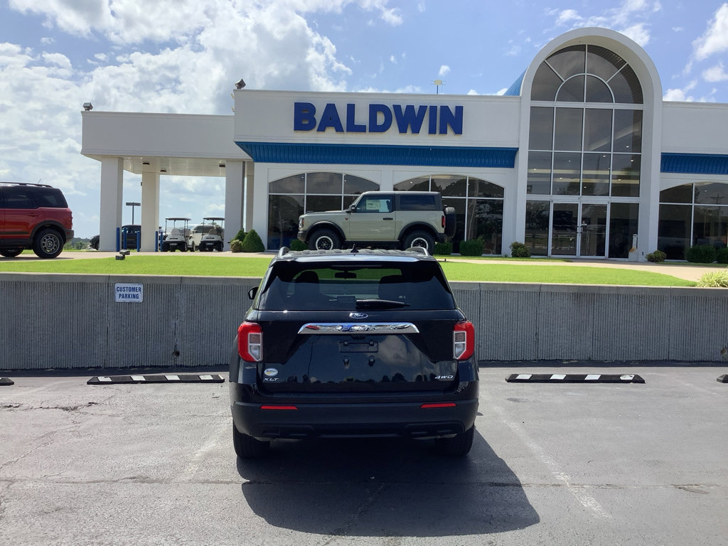 Used 2022 Ford Explorer XLT image 6