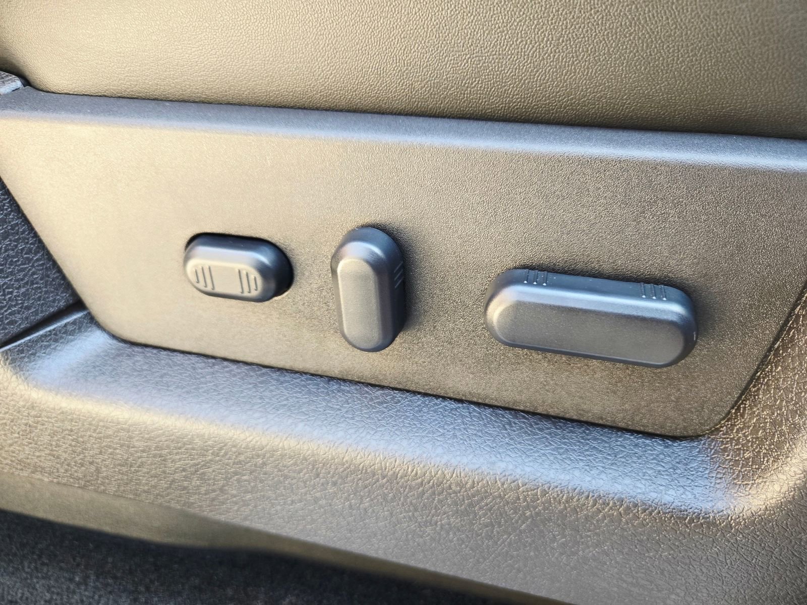 Used 2014 Ford F150 Platinum AWD/4WD image 25