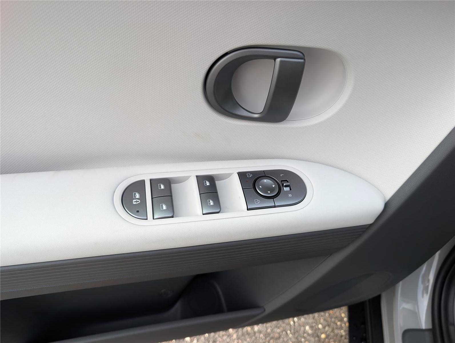 New 2027 Hyundai Ioniq 5 SEL RWD image 15