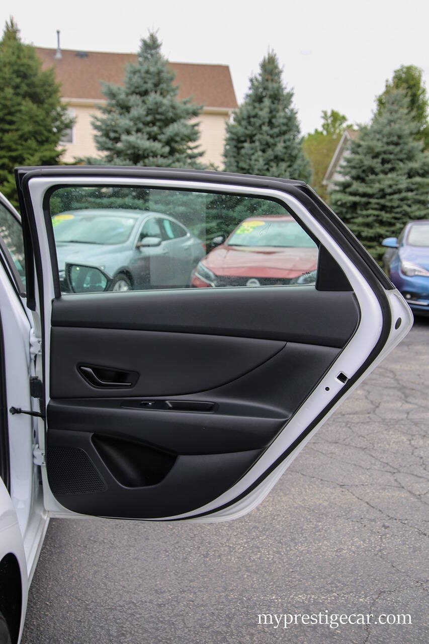 Used 2026 Hyundai Elantra Sport FWD image 21