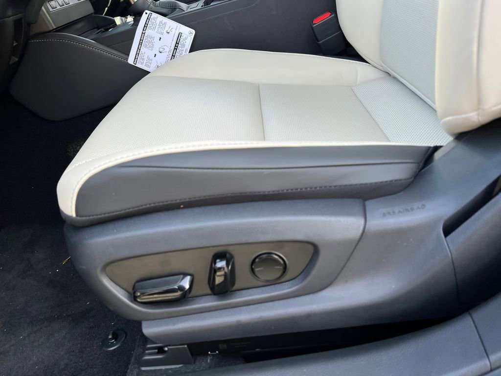 New 2025 Lexus ES 350 w/ Premium Package image 13