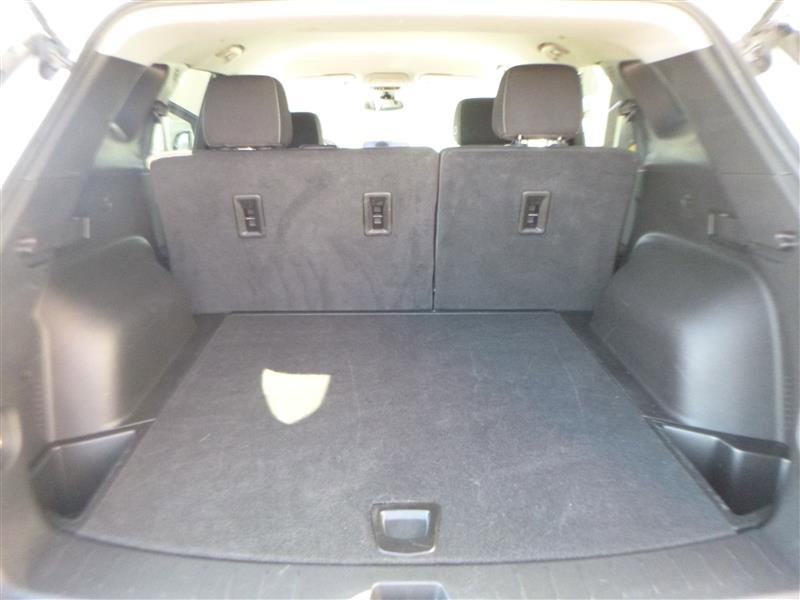 Used 2025 Chevrolet Blazer LT FWD image 18