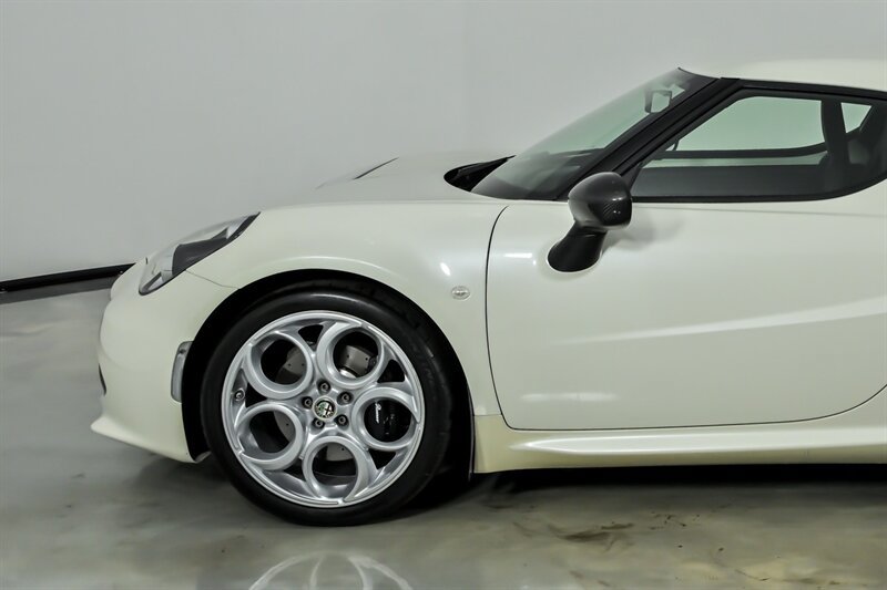 Used 2016 Alfa Romeo 4C Coupe w/ Coupe Track Package 1 RWD image 6