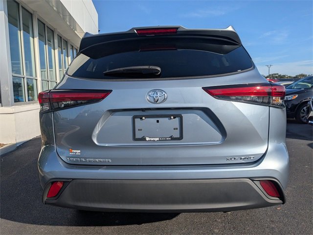Used 2020 Toyota Highlander XLE image 5