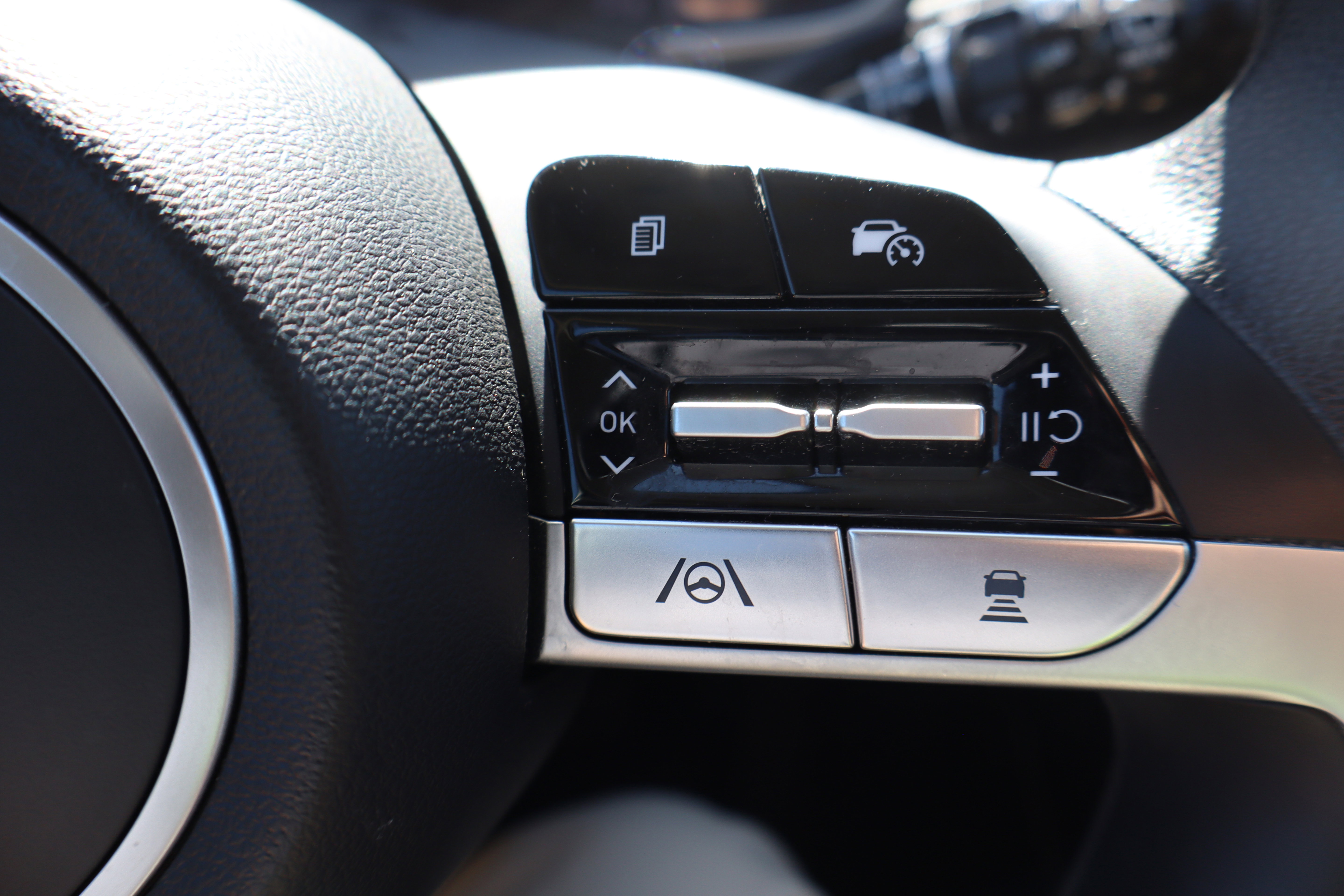 Used 2023 Hyundai Tucson SEL w/ Winter Package image 17