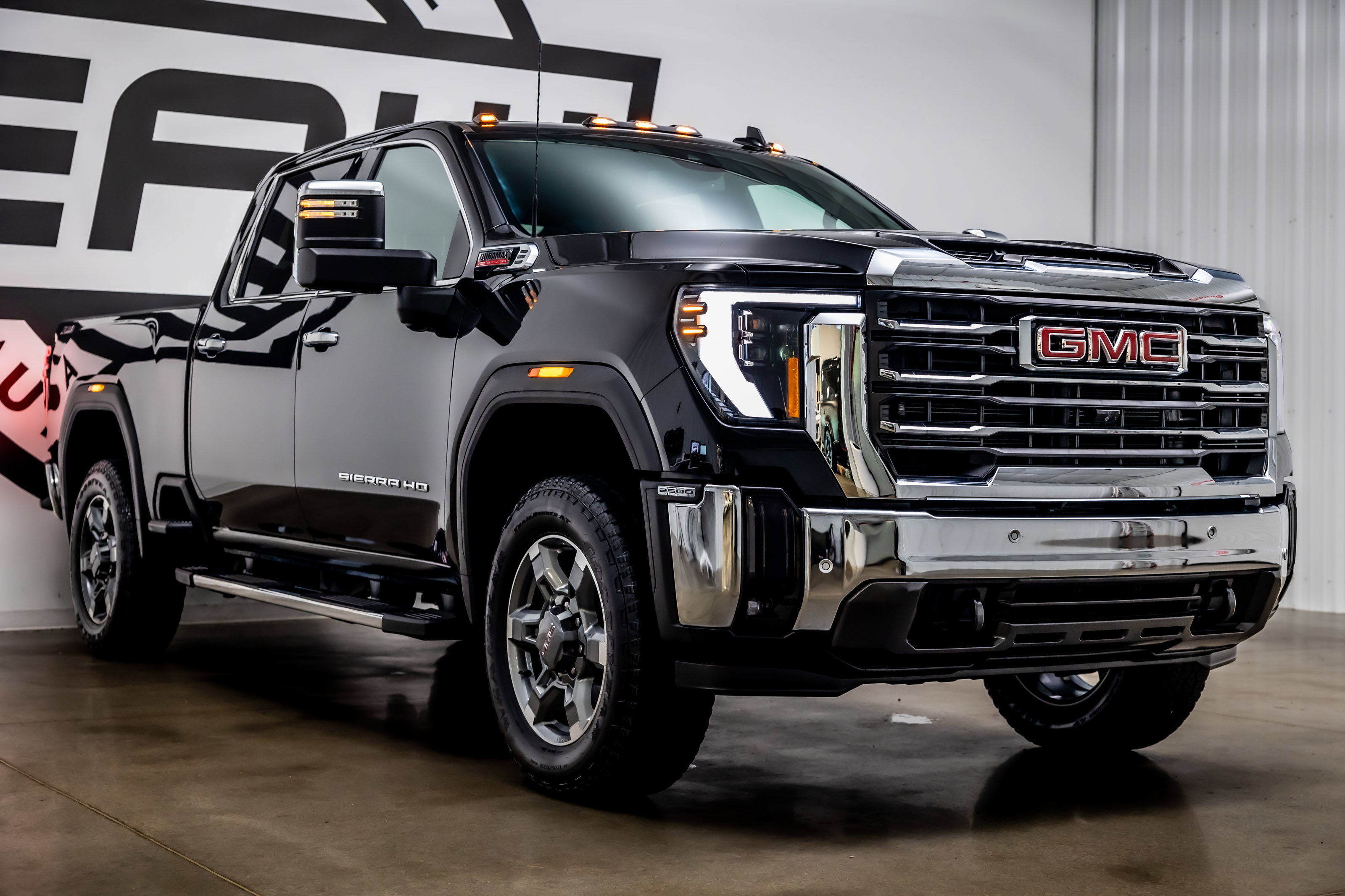 Used 2025 GMC Sierra 2500 SLT w/ SLT Premium Package AWD/4WD image 28