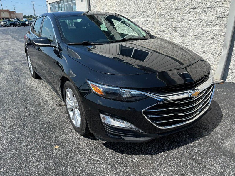 Used 2024 Chevrolet Malibu LT FWD image 2