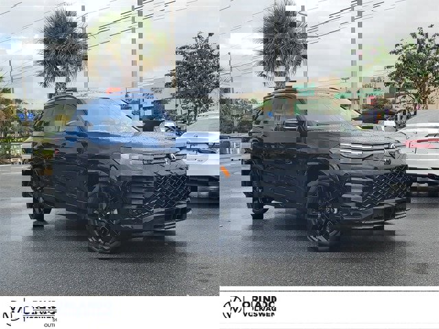 New 2025 Volkswagen Tiguan SE R-Line