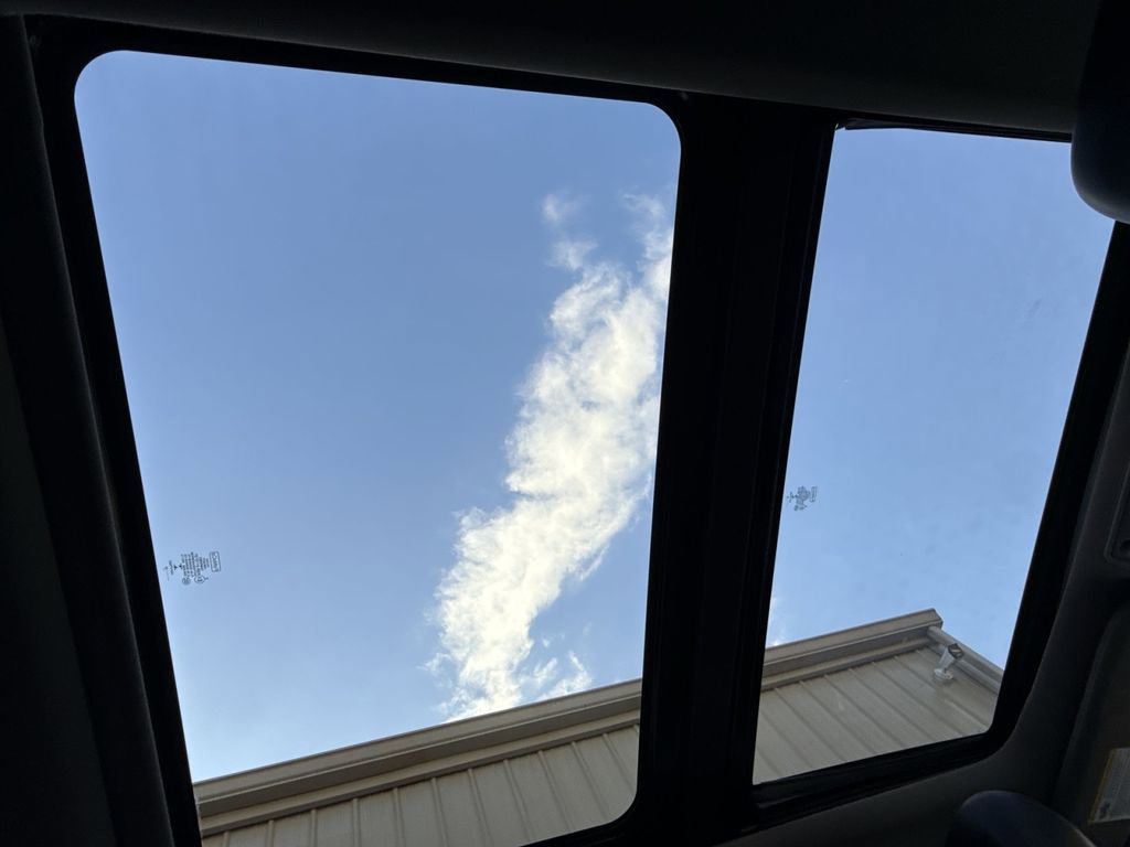 Used 2020 Ford F150 Lariat image 23