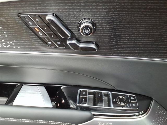 New 2026 Cadillac Lyriq V AWD/4WD image 27