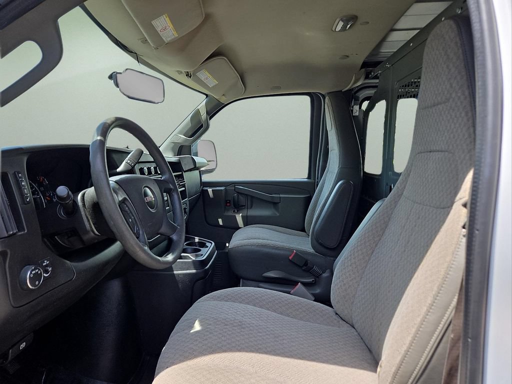 Used 2017 GMC Savana 2500 RWD image 17