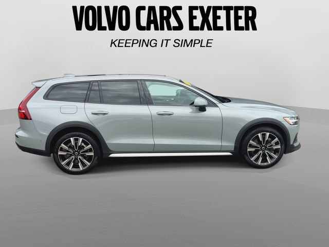 Certified 2025 Volvo V60 B5 Cross Country Ultra AWD/4WD image 12