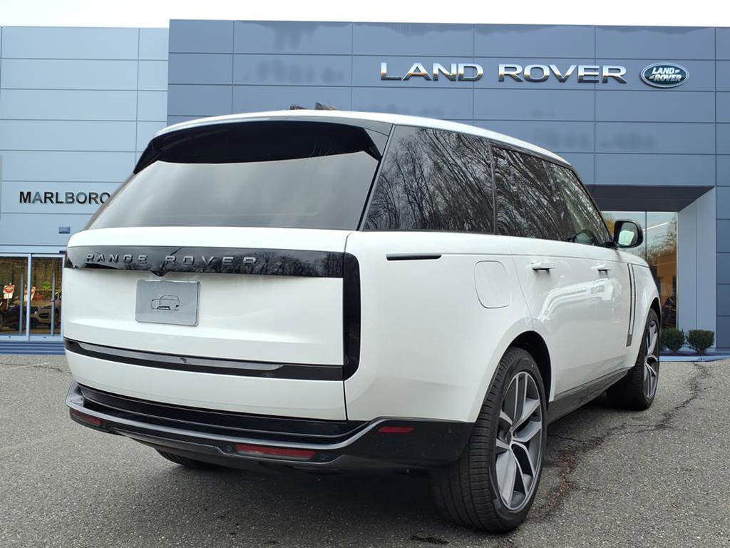 New 2026 Land Rover Range Rover SE image 2