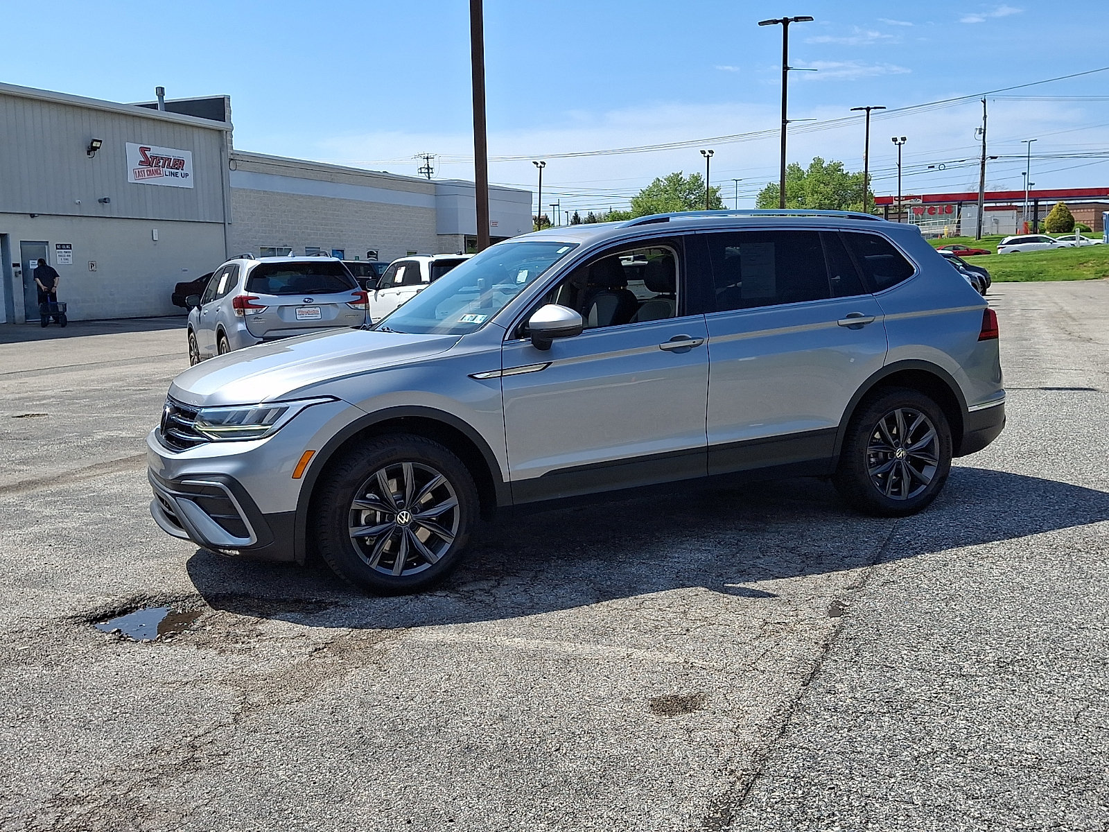 Used 2022 Volkswagen Tiguan SE AWD/4WD image 6