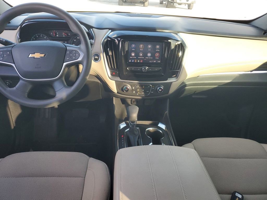 Used 2023 Chevrolet Traverse LS image 10