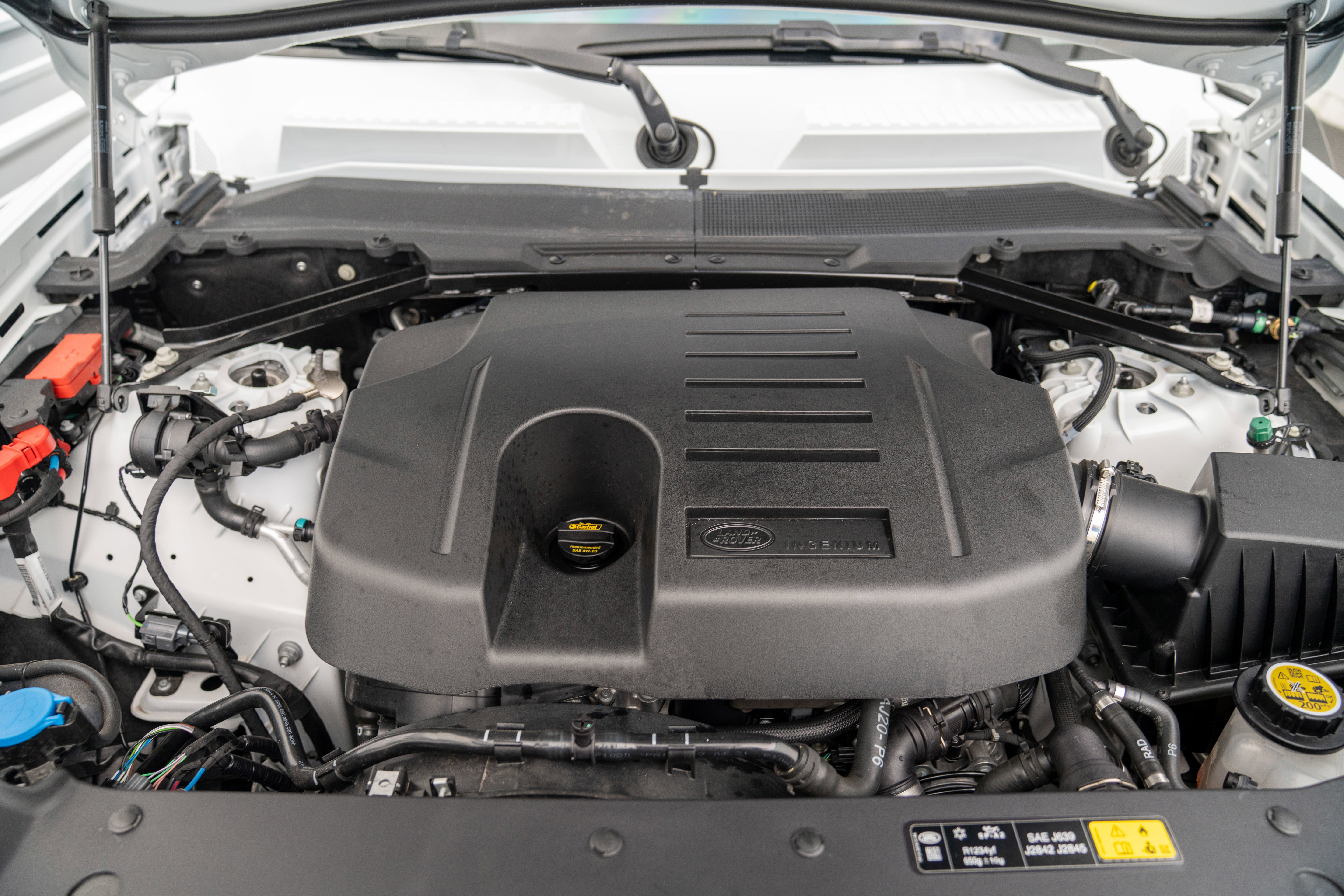 Used 2022 Land Rover Defender 90 X-Dynamic S image 36