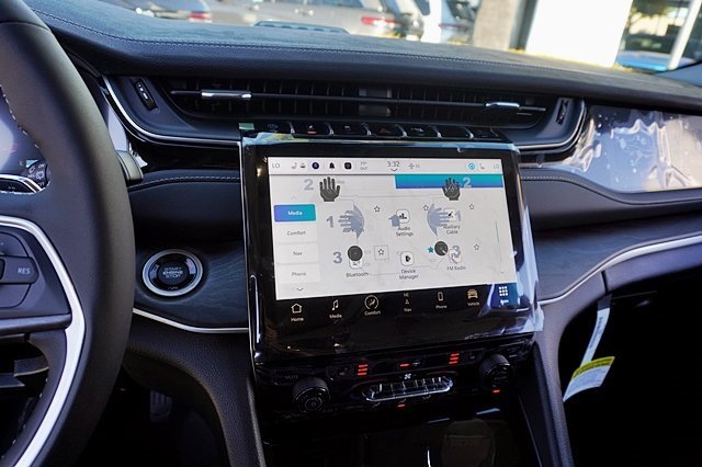 New 2023 Jeep Grand Cherokee Limited 4xe image 34