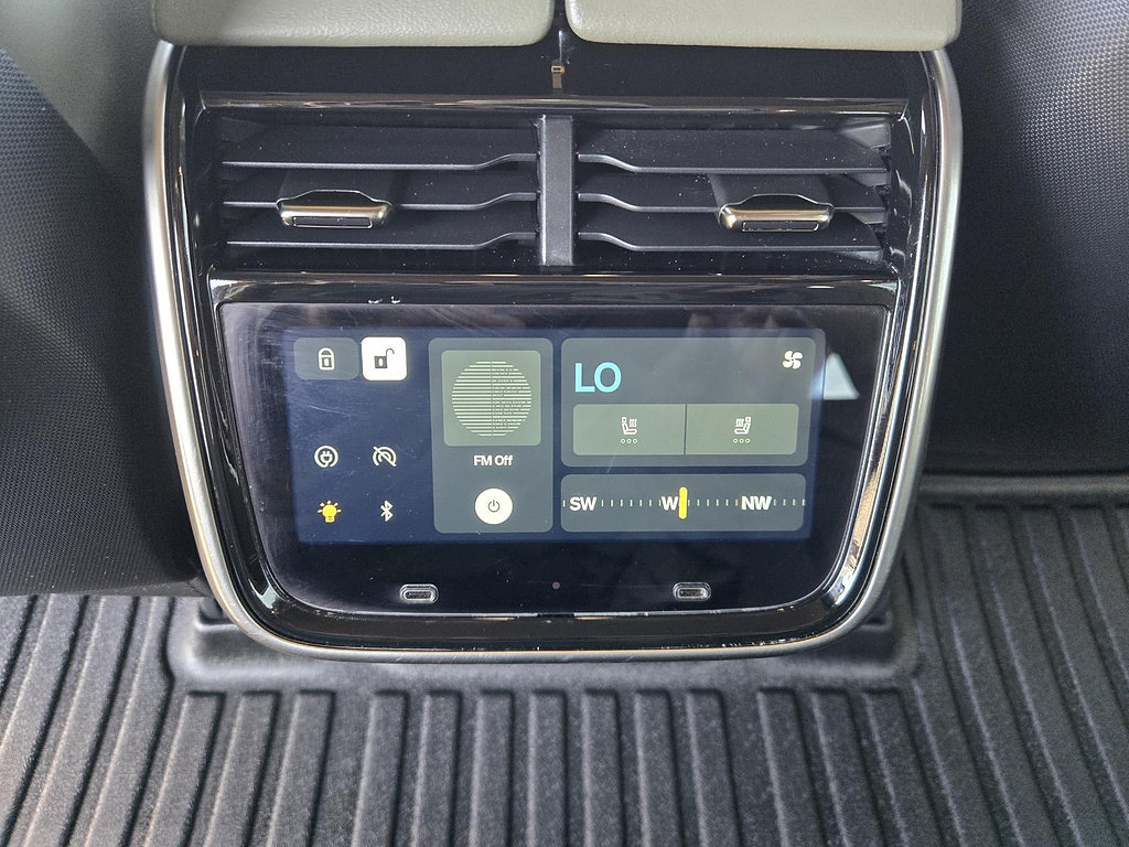 Used 2023 Rivian R1S Adventure AWD/4WD image 22
