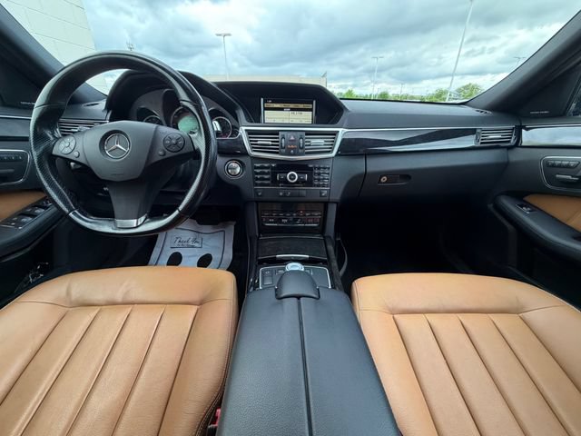 Used 2010 Mercedes-Benz E 350 4MATIC Sedan image 17
