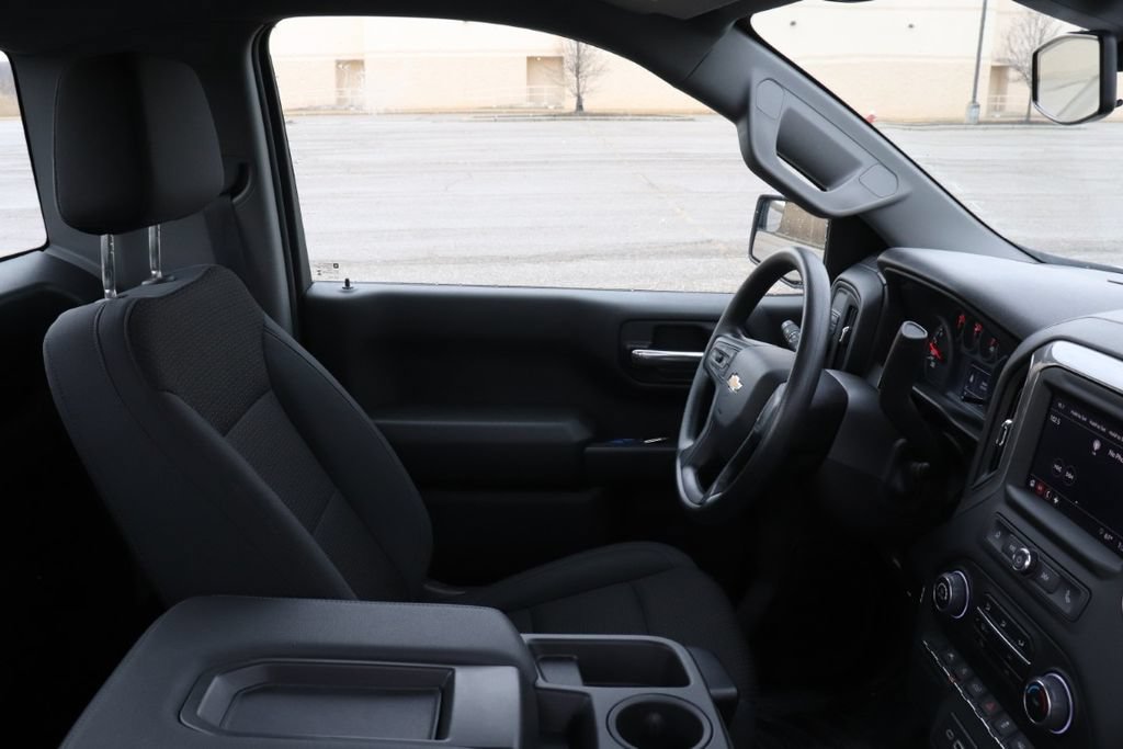 Used 2025 Chevrolet Silverado 1500 W/T RWD image 11