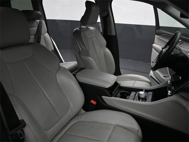 Used 2022 Jeep Grand Cherokee L Overland w/ Advanced Protech Group III image 28