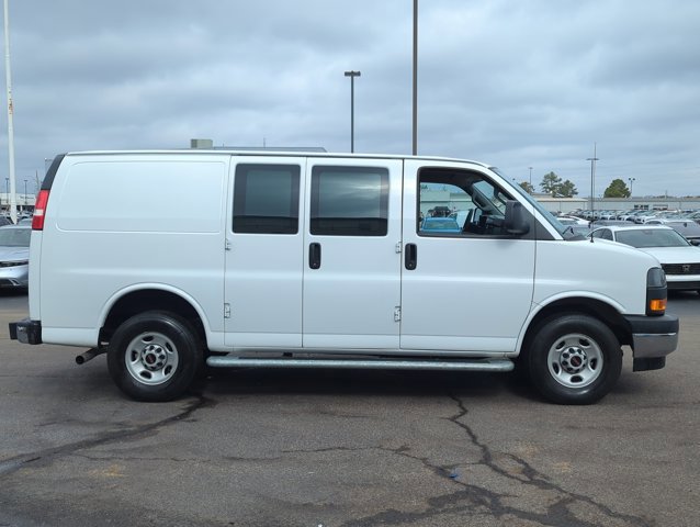 Used 2024 GMC Savana 2500 w/ Driver Convenience Package image 4