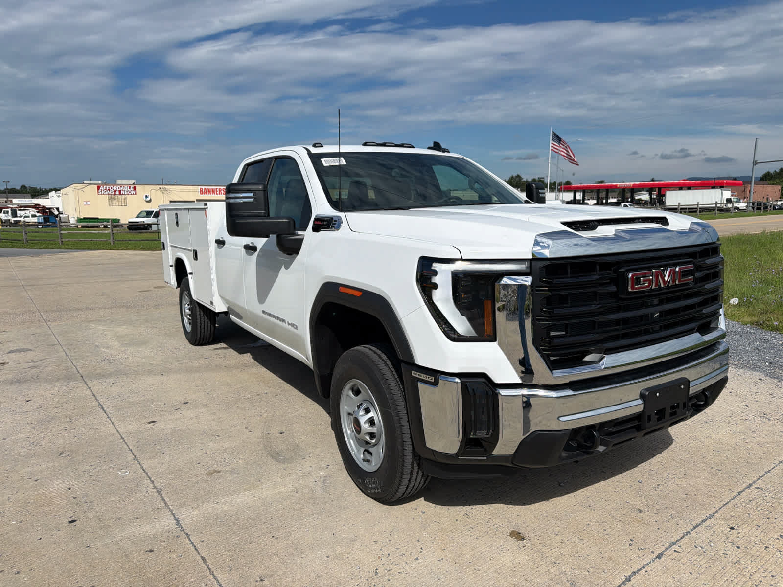 New 2026 GMC Sierra 2500 Pro w/ Convenience Package AWD/4WD image 2