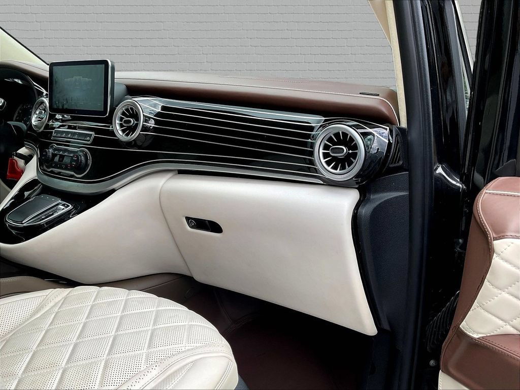Used 2020 Mercedes-Benz Metris Passenger image 23