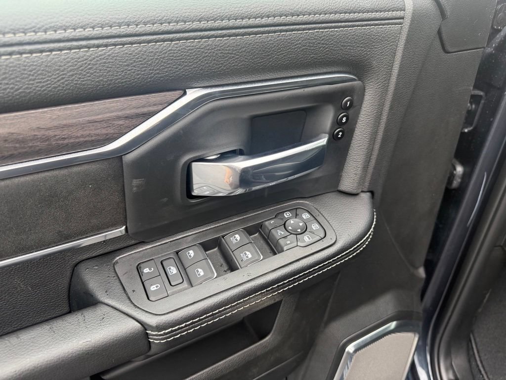 New 2026 RAM 2500 Laramie AWD/4WD image 14