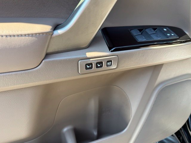 Used 2018 Lexus GX 460 w/ Navigation Package AWD/4WD image 13