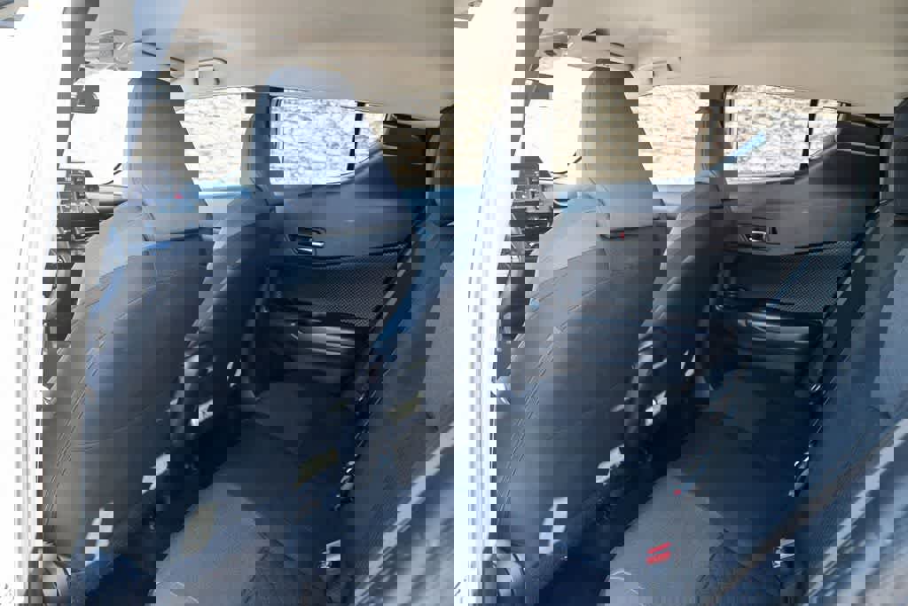 Used 2020 Toyota C-HR LE image 18