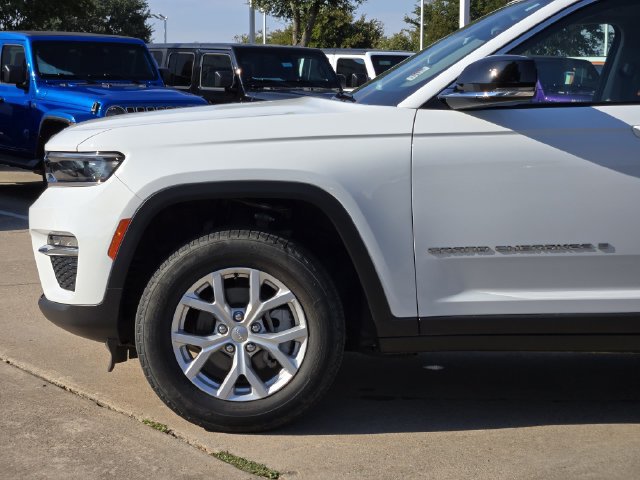 Certified 2023 Jeep Grand Cherokee Limited AWD/4WD image 9