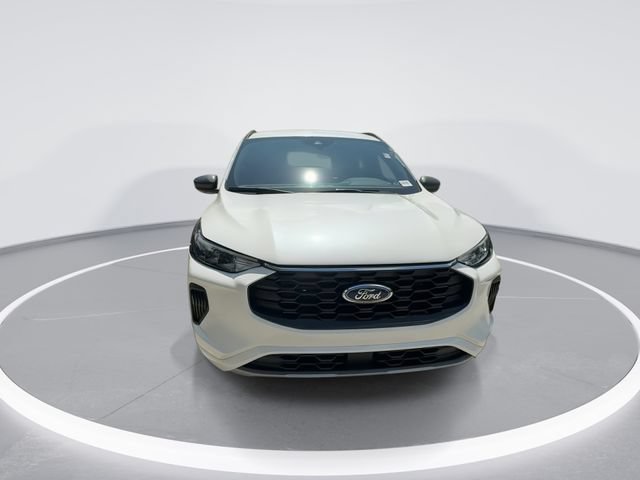 Used 2024 Ford Escape ST-Line w/ Tech Pack #1 FWD image 3