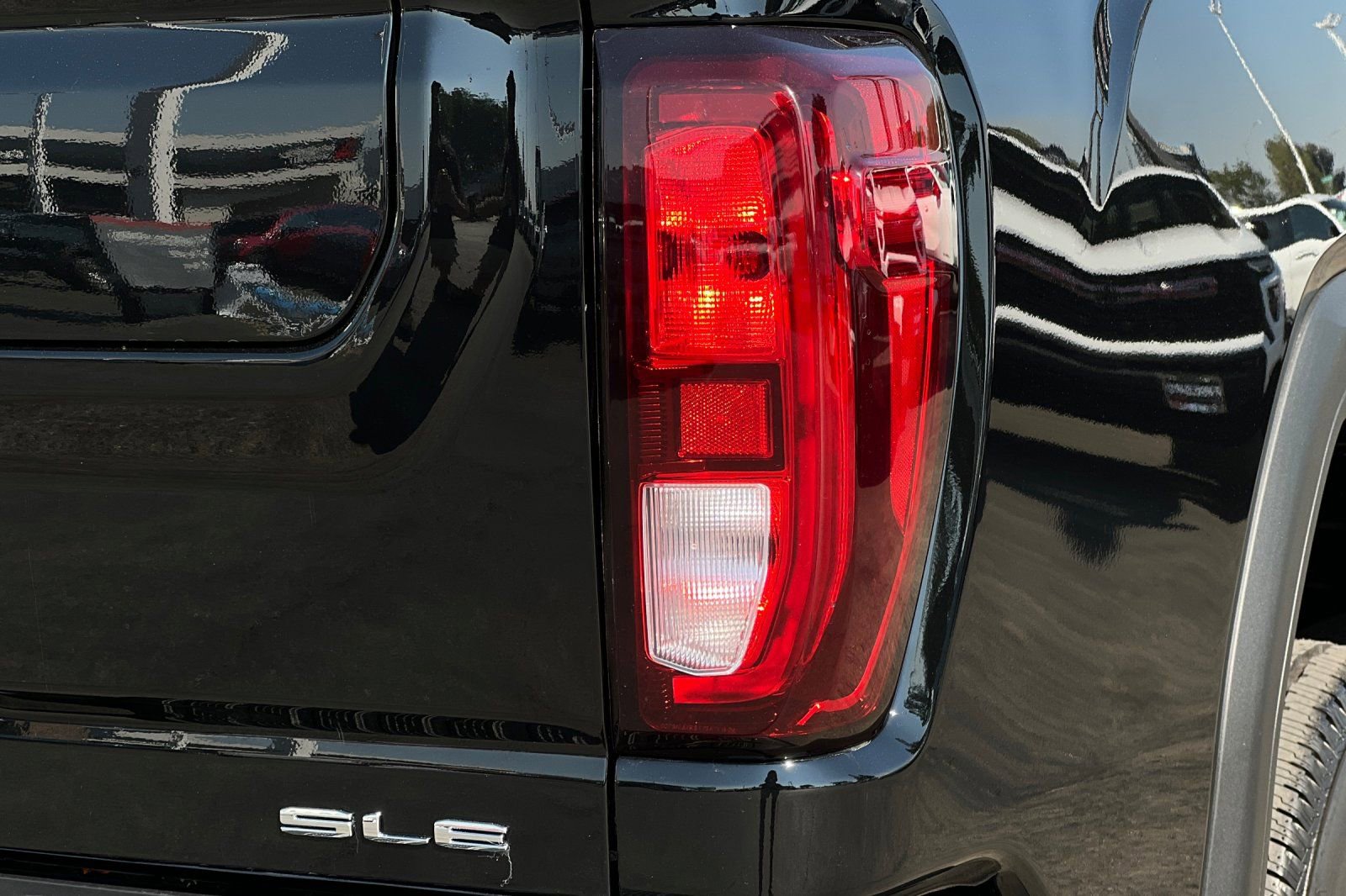 New 2026 GMC Sierra 2500 SLE AWD/4WD image 7