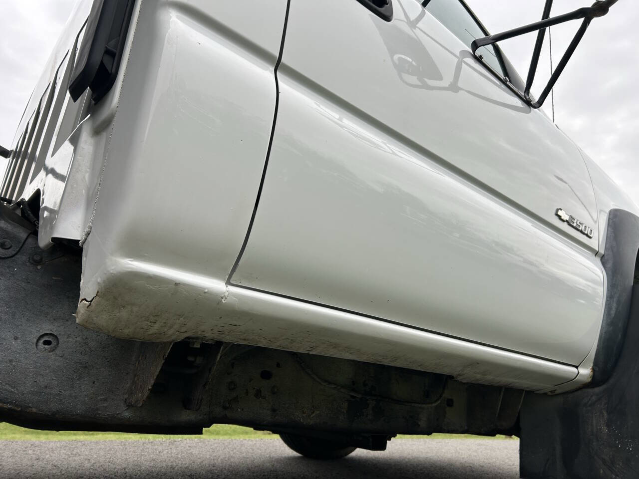 Used 2004 Chevrolet Silverado 3500 2WD Regular Cab image 12