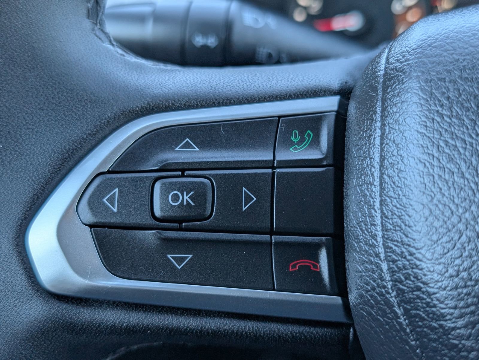 Used 2024 Jeep Compass Latitude image 23