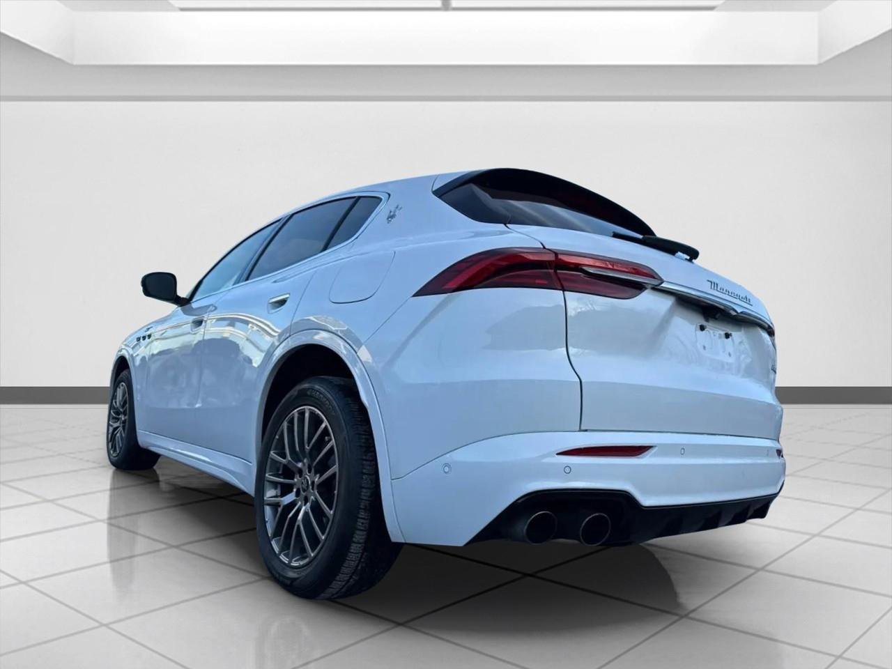 Used 2023 Maserati Grecale GT image 4