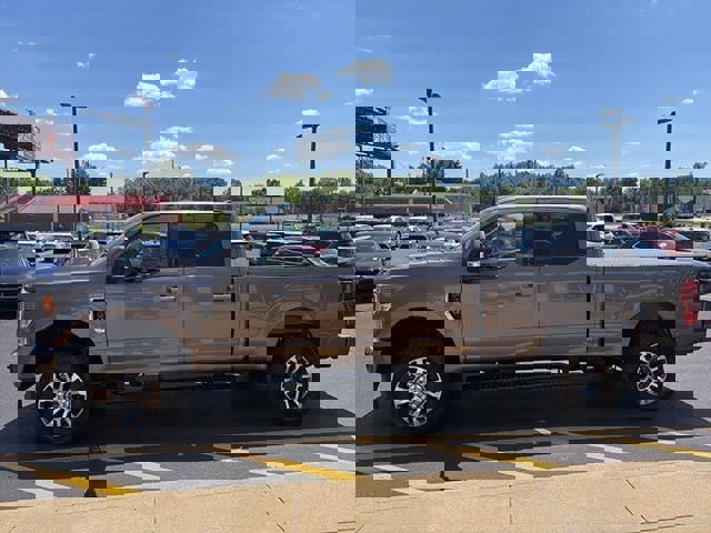 Used 2022 Ford F350 Lariat AWD/4WD image 3