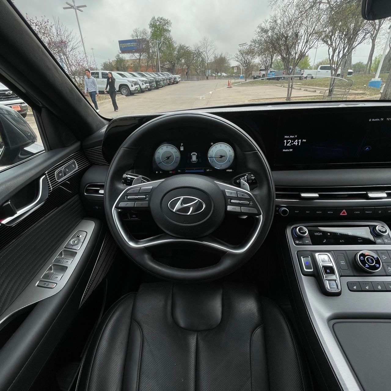 Used 2024 Hyundai Palisade Calligraphy image 11