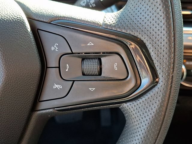Certified 2025 Chevrolet Trax LT FWD image 22