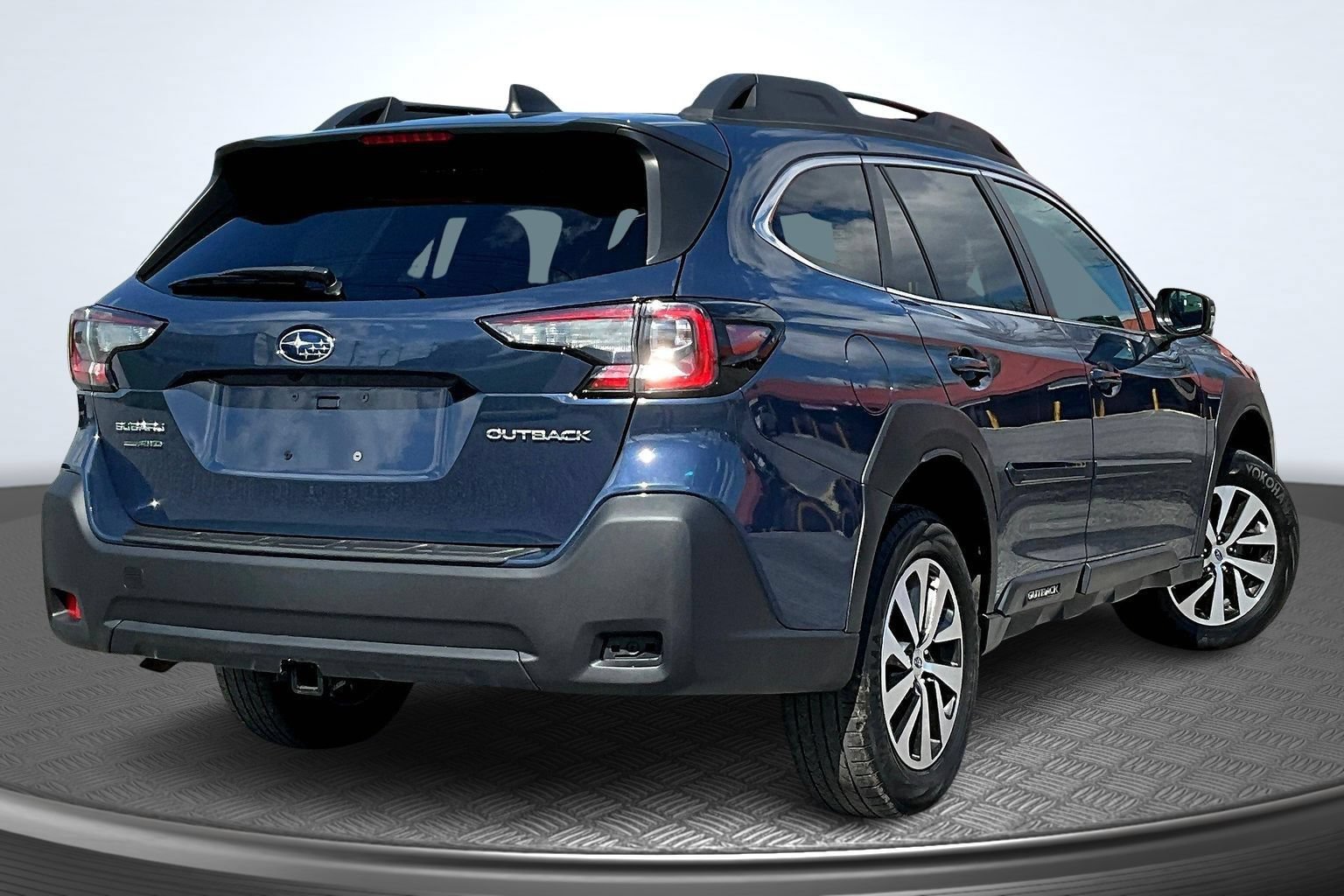 Used 2023 Subaru Outback Premium AWD/4WD image 7