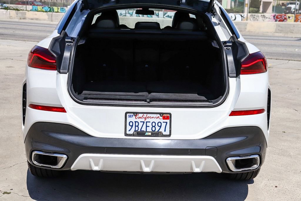 Used 2023 BMW X6 xDrive40i w/ M Sport Package AWD/4WD image 30